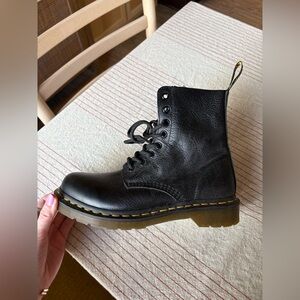 1460 BEX PISA LEATHER LACE UP BOOTS size 38EU (US 7)